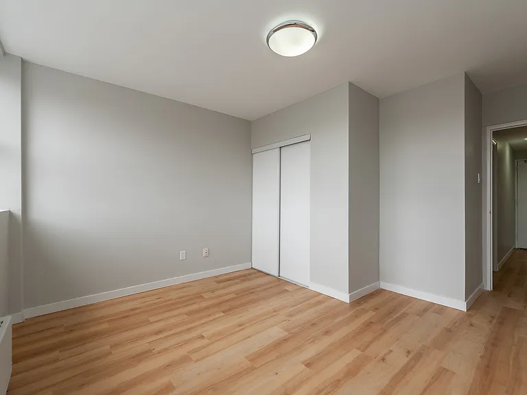 1161 Wellington St W — Photo 26