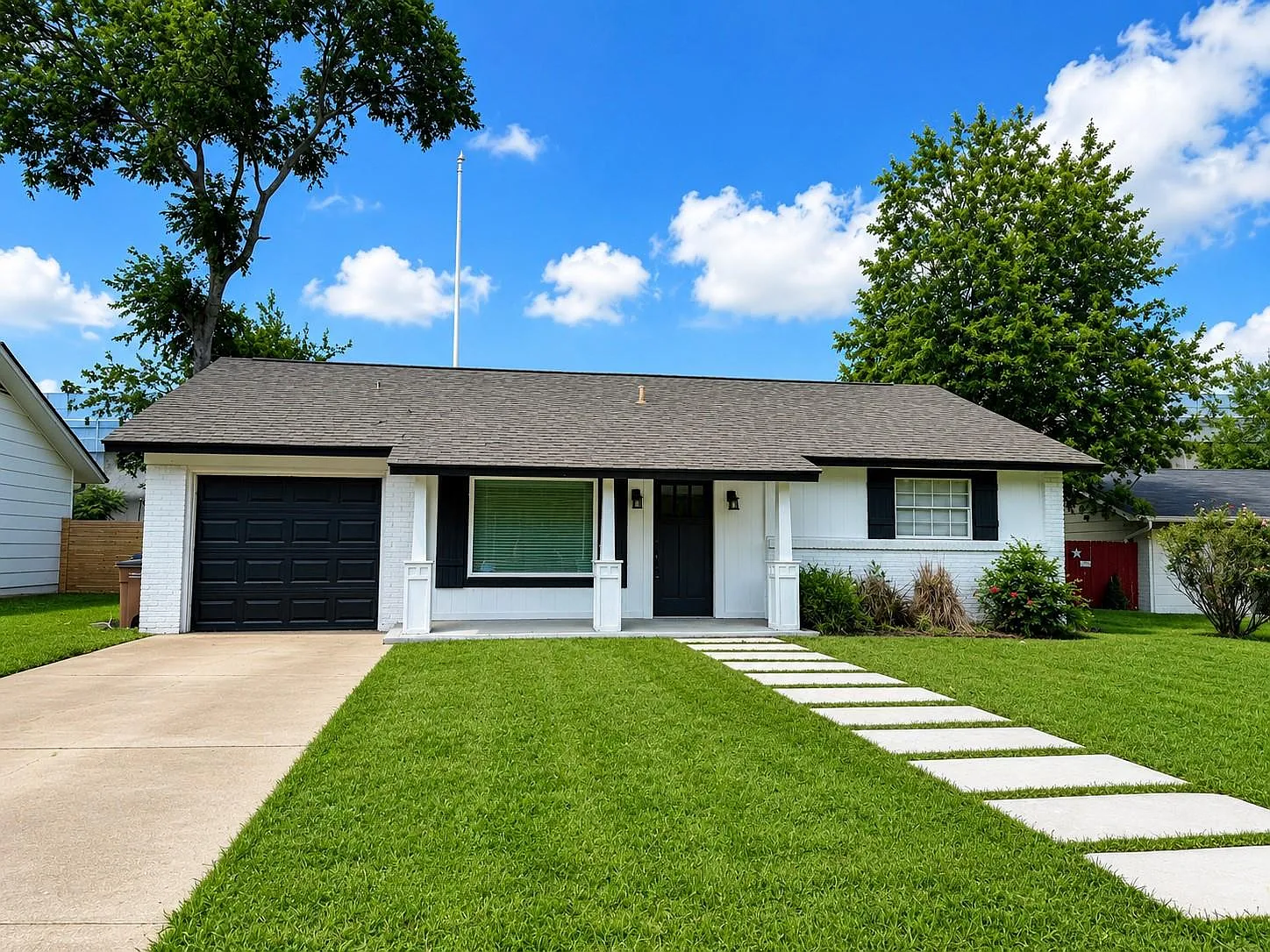 3 bed, 1.0 bath, 934 sqft, $2,100 — Photo 1