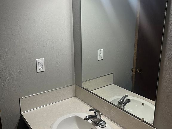 4th image of 39400 Gary St #Wb02