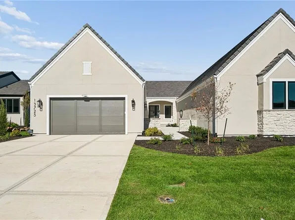 13725 Pembroke Ln, Leawood, KS 66224