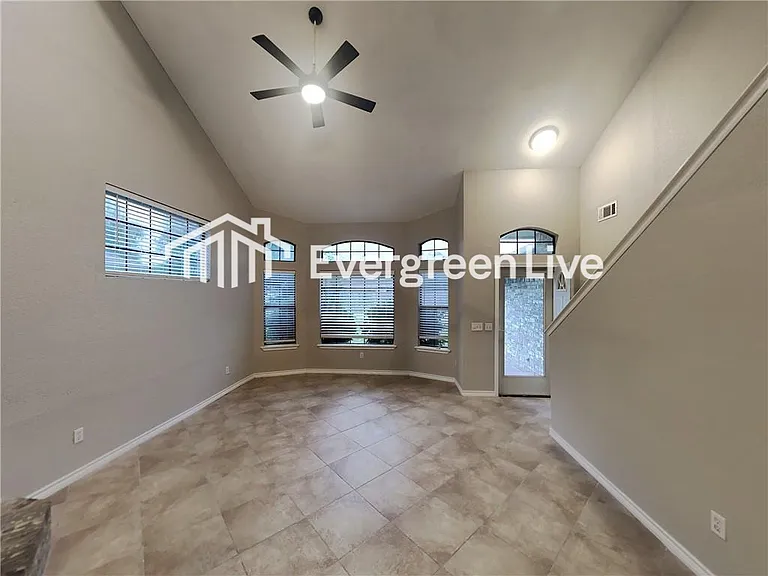 4004 Night Hawk Dr — Photo 4