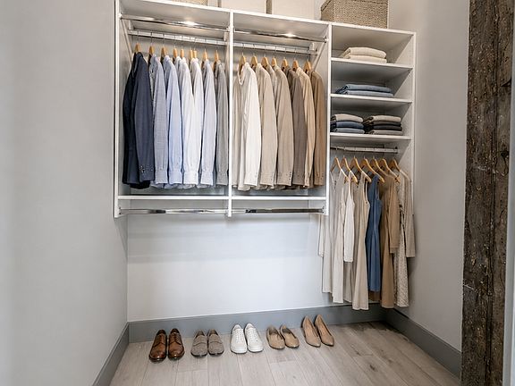 4th image of 1810 E Venango St #103