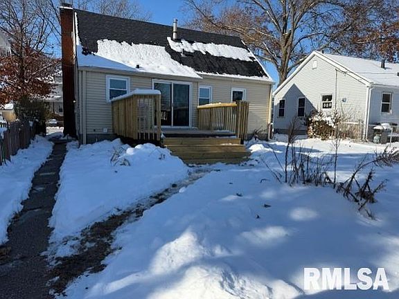 2nd image of 2113 Marquette St