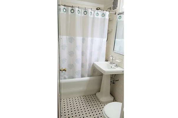 Rented by City Connections Realty | media 5