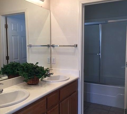 5th image of 475 Marble Arch Ave