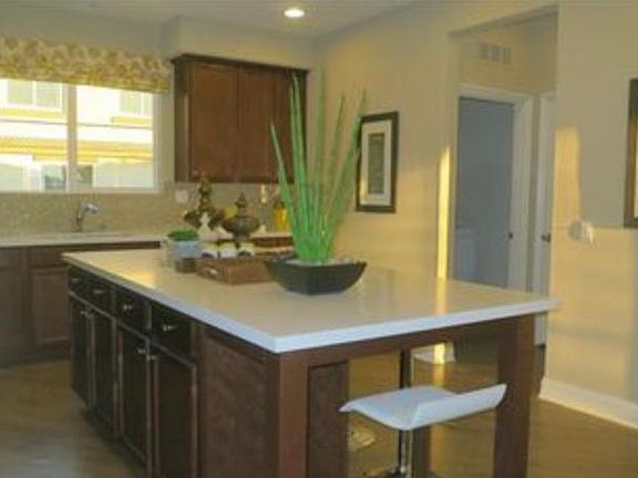 4th image of 40970 Belleray Ave