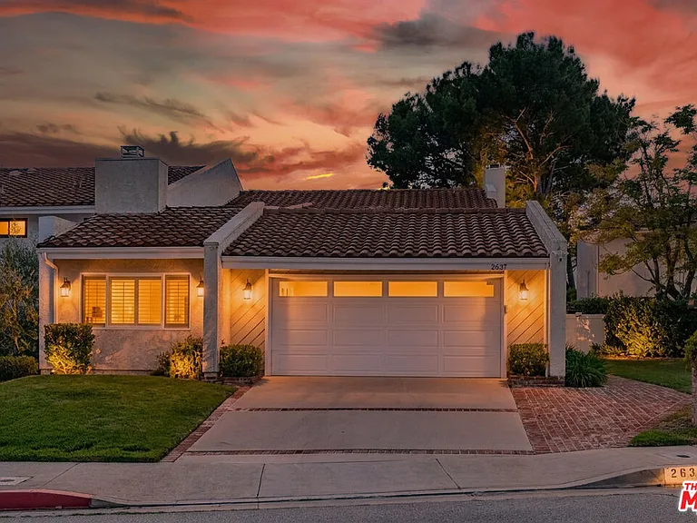 2637 Angelo Dr — Photo 49