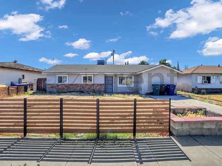 11103 S 11th Ave — Photo 4