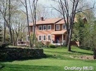 217 Browns Pond Rd, Staatsburg, NY 12580