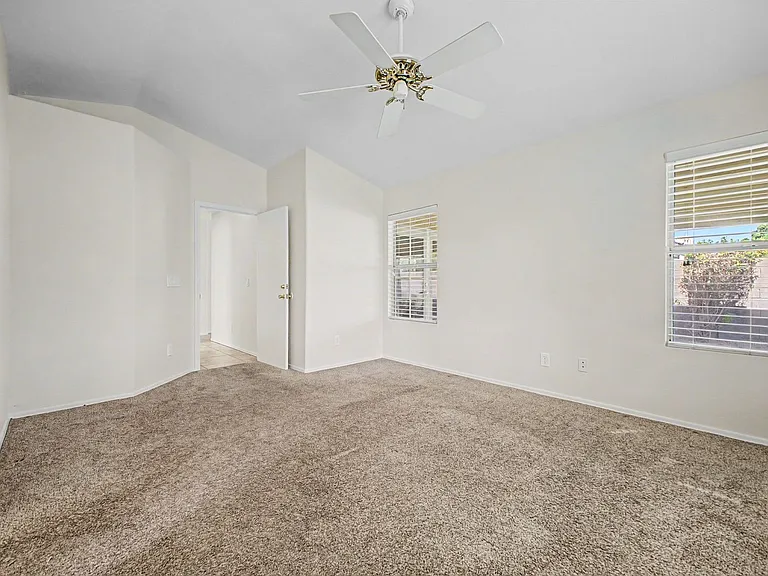 7435 W Louise Dr — Photo 13