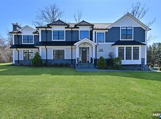 68 Hidden Glen Rd, Upper Saddle River, NJ 07458