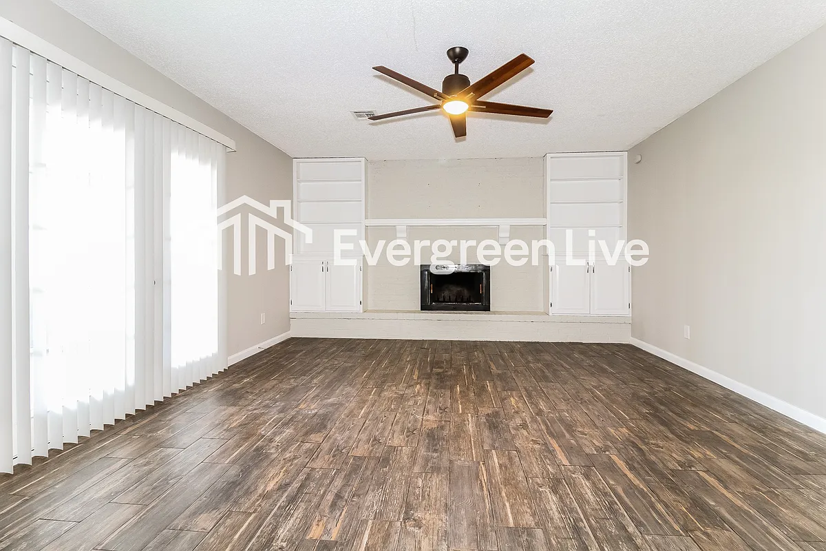 Building Photo - 3009 Shadybrook Dr