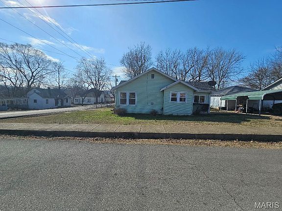 5th image of 207 Jackson St