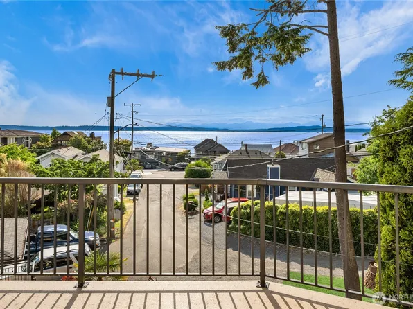 5305 SW Shore Place, Seattle, WA 98136