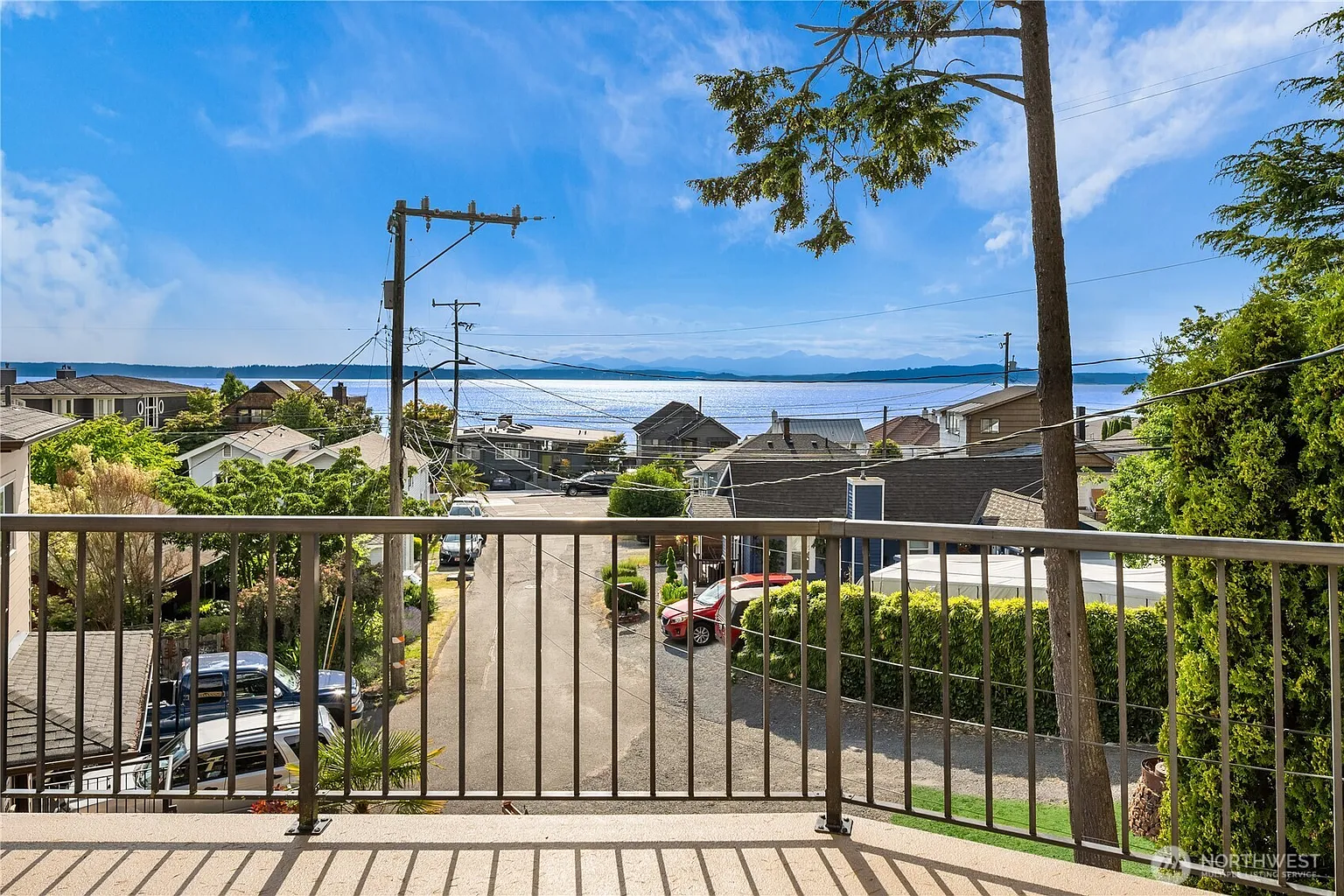 5305 SW Shore Place photo 1