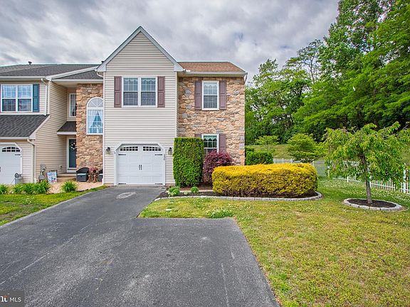 2nd image of 236 Beckington Ct