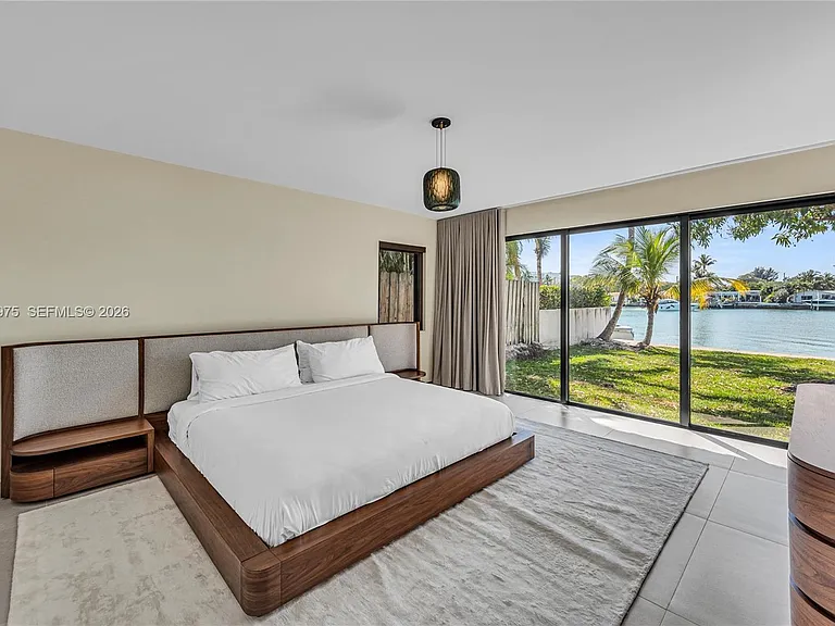 1170 S Biscayne Point Rd — Photo 20