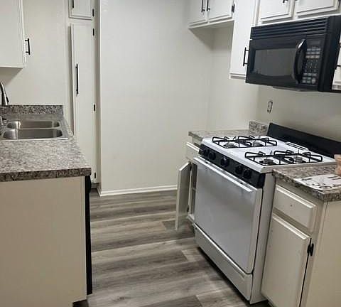 3rd image of 2133 S Bentley Ave
