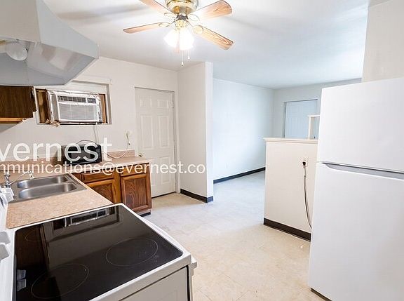 3rd image of 413 N Hawthorne St #B