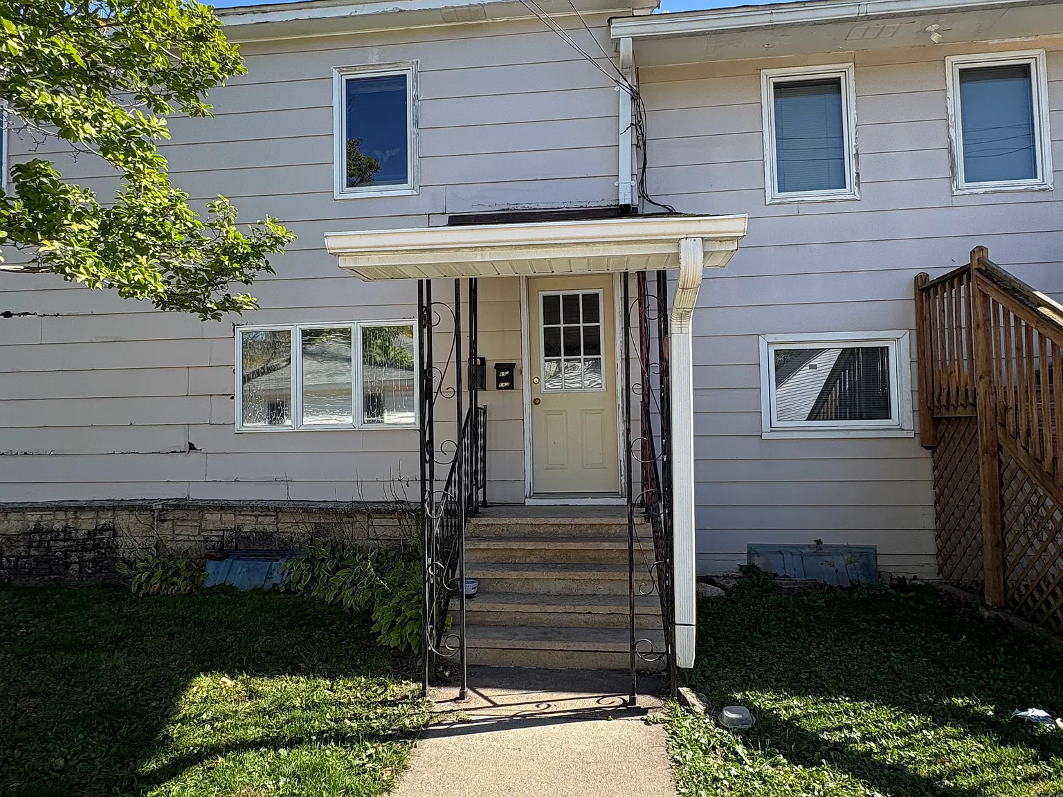 69 E King St — Photo 2