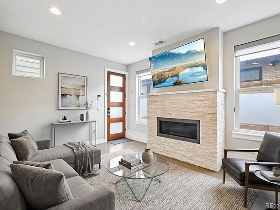 3rd image of 558 Madison Street