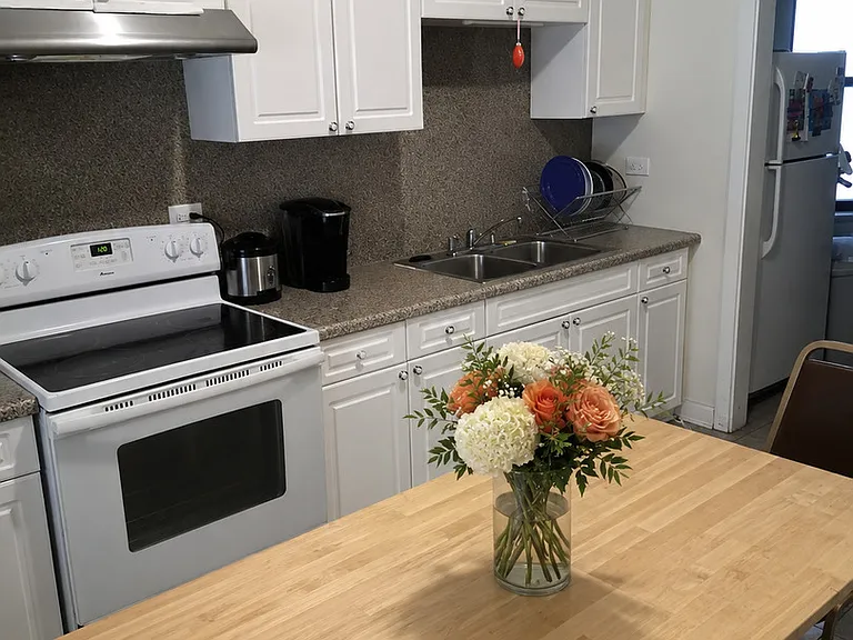 6532 N Glenwood Ave #1 — Photo 1