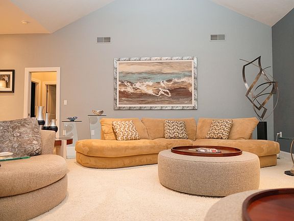 3rd image of 11100 Sophia Ct