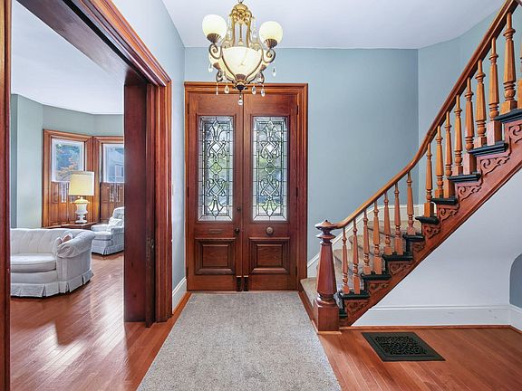 5th image of 78 W Lincoln Ave