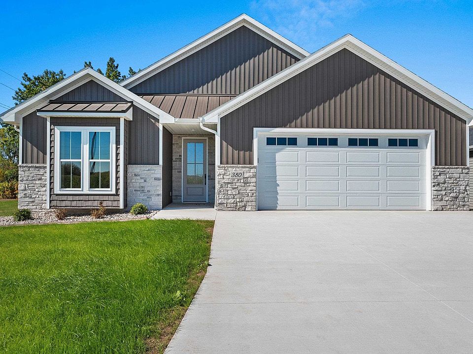 1st image of 380 Eaglewood Trl