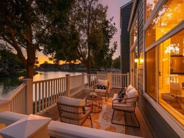 851 Columbia Cir, Redwood City, CA 94065