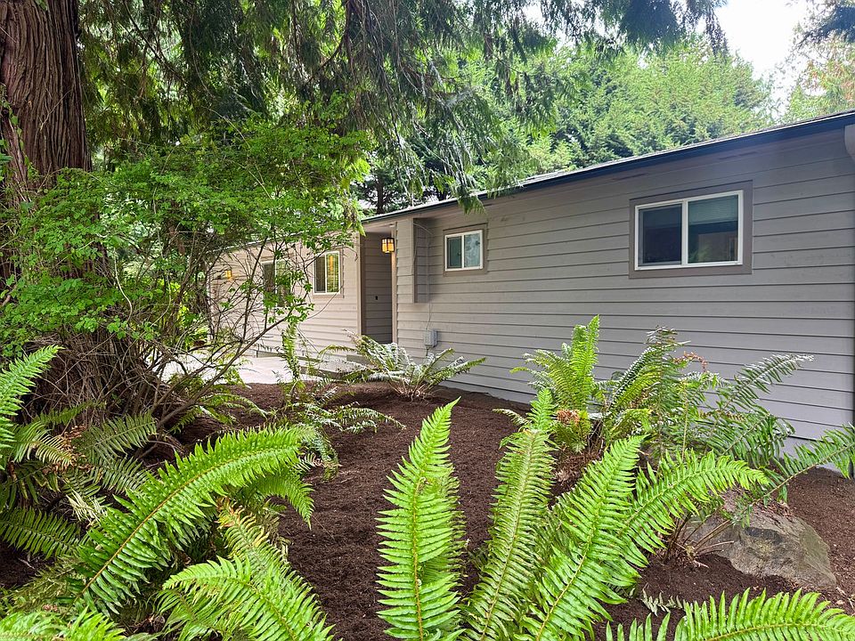1st image of 10699 NE Byron Dr