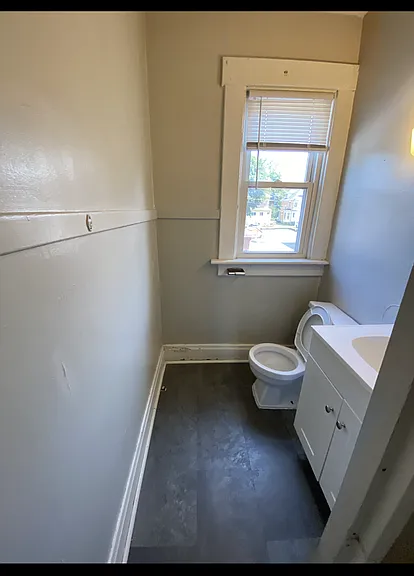 84 E Norwich Ave — Photo 11