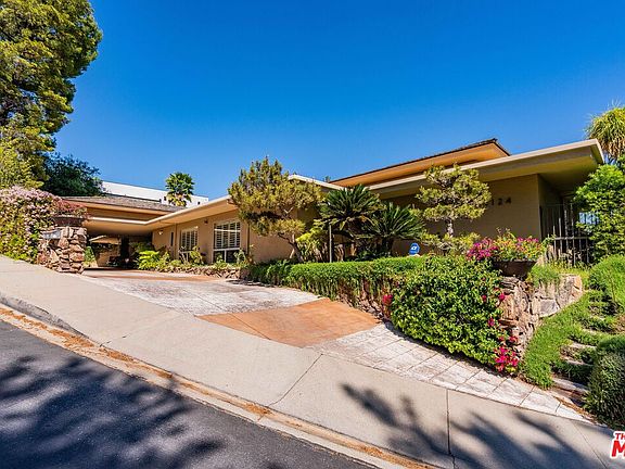 3rd image of 4124 Clear Valley Dr