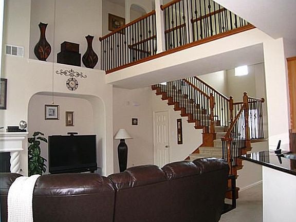 4th image of 1918 Santa Anna Dr