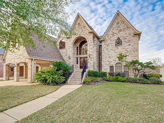 4th image of 2102 Pecan Trail Dr