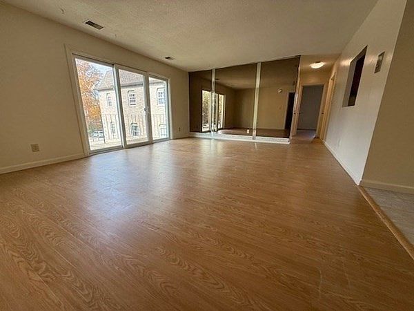 2nd image of 114 Oak Ln APT 11