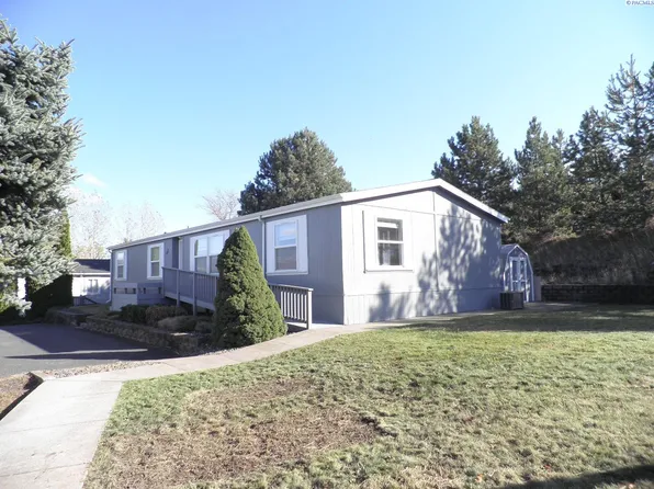 260 NW Golden Hills Dr Spc 32, Pullman, WA 99163