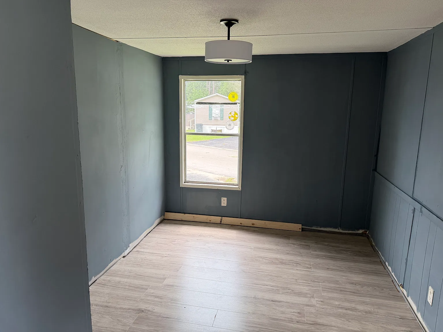 3 bed, 925 sqft, $1,234 — Photo 3