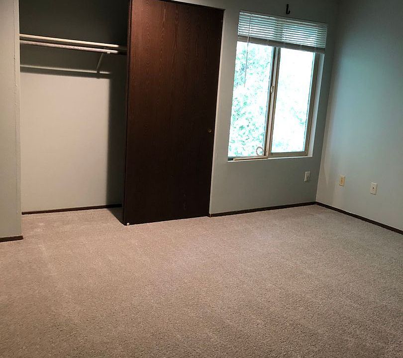 1st image of 961 26th Pl NE #11208325