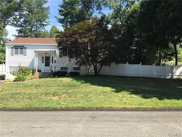 1st image of 8 Oldfield Dr
