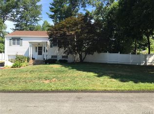8 Oldfield Dr, New City, NY 10956