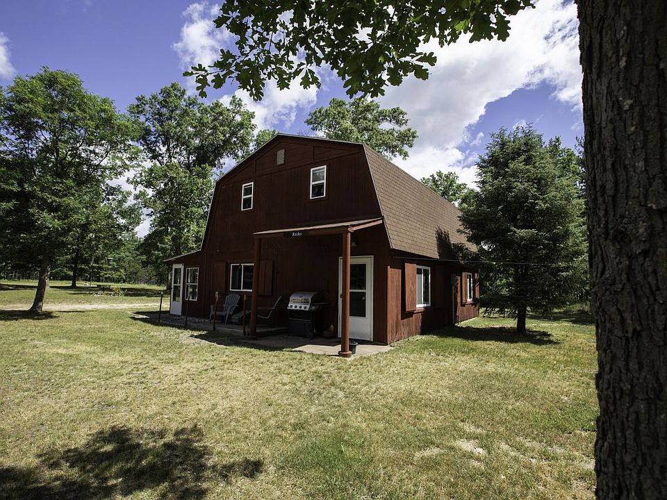 2 bedroom 1 bathroom cabin on 40 acres