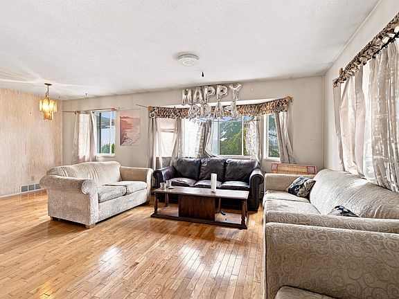 4th image of 12191 101a Ave