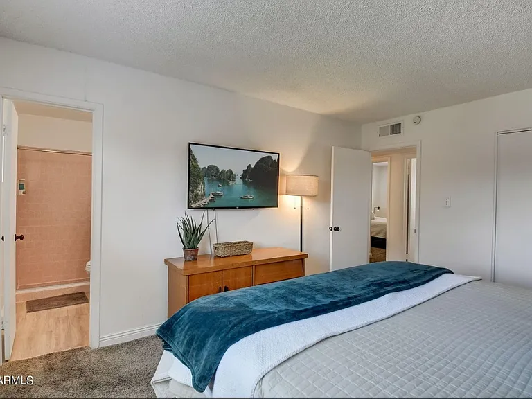 1015 E Concorda Dr — Photo 10