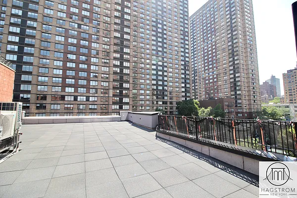 Rented by Hagstrom Management Inc | media 33