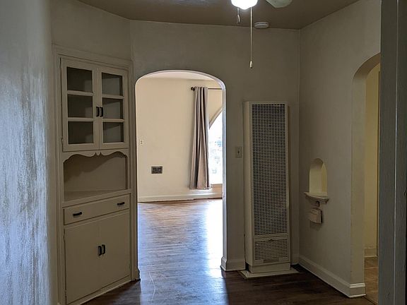 4th image of 1969 W Willow St #1969