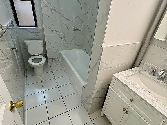 5th image of 943 Saint Nicholas Ave #5E