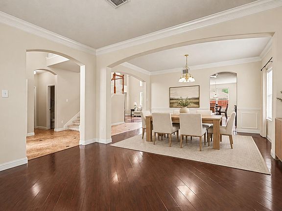 4th image of 2530 Mango Ct