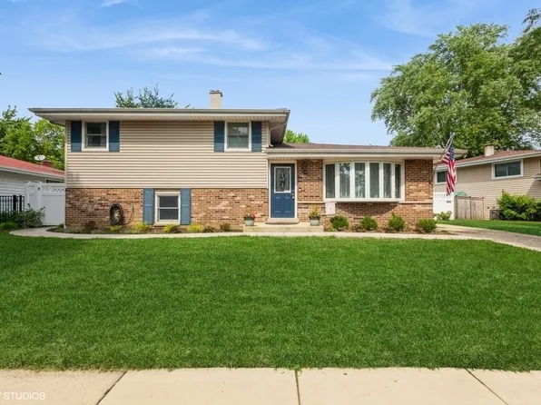 610 Bryn Mawr Ave, Bartlett, IL 60103