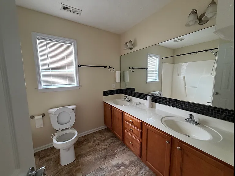 4426 Round Stone Ct — Photo 8